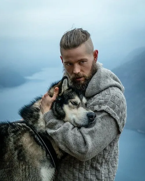 TOPKNOT WITH BEARD